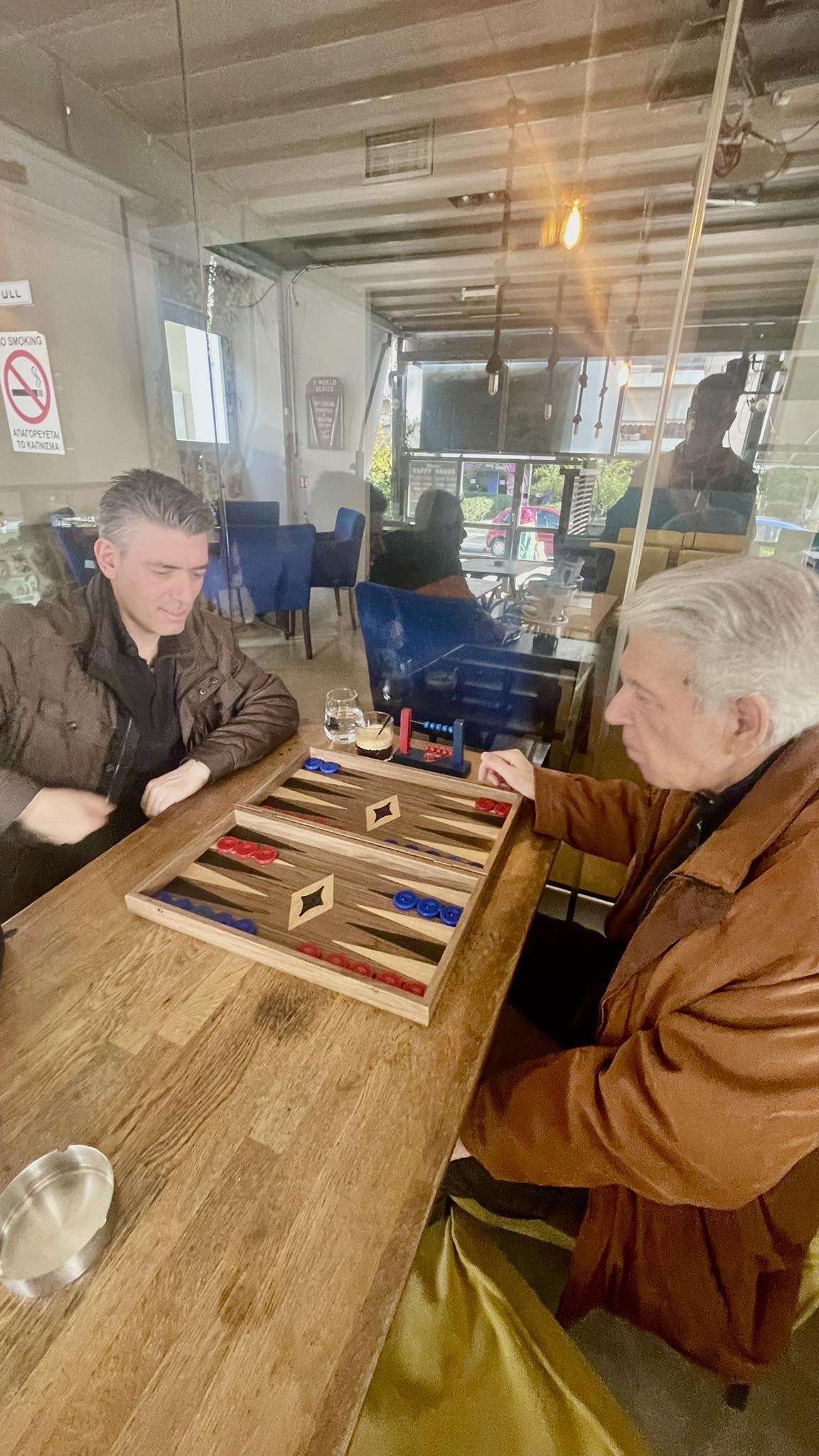  Στον Όμιλο Φίλων Τάβλι Νέας Σμύρνης