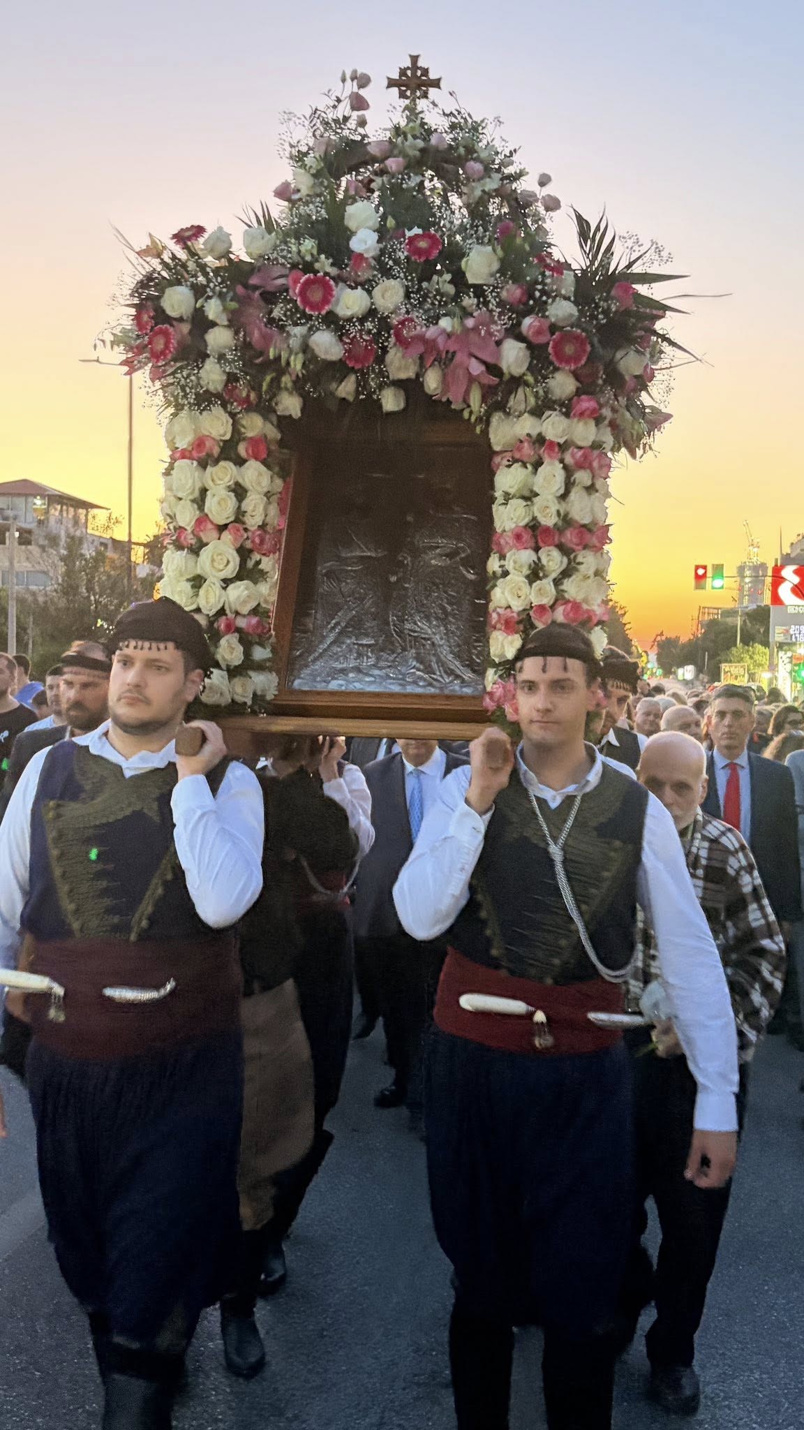 Στον ιερό ναό Κωνσταντίνου και Ελένης στη Γλυφάδα