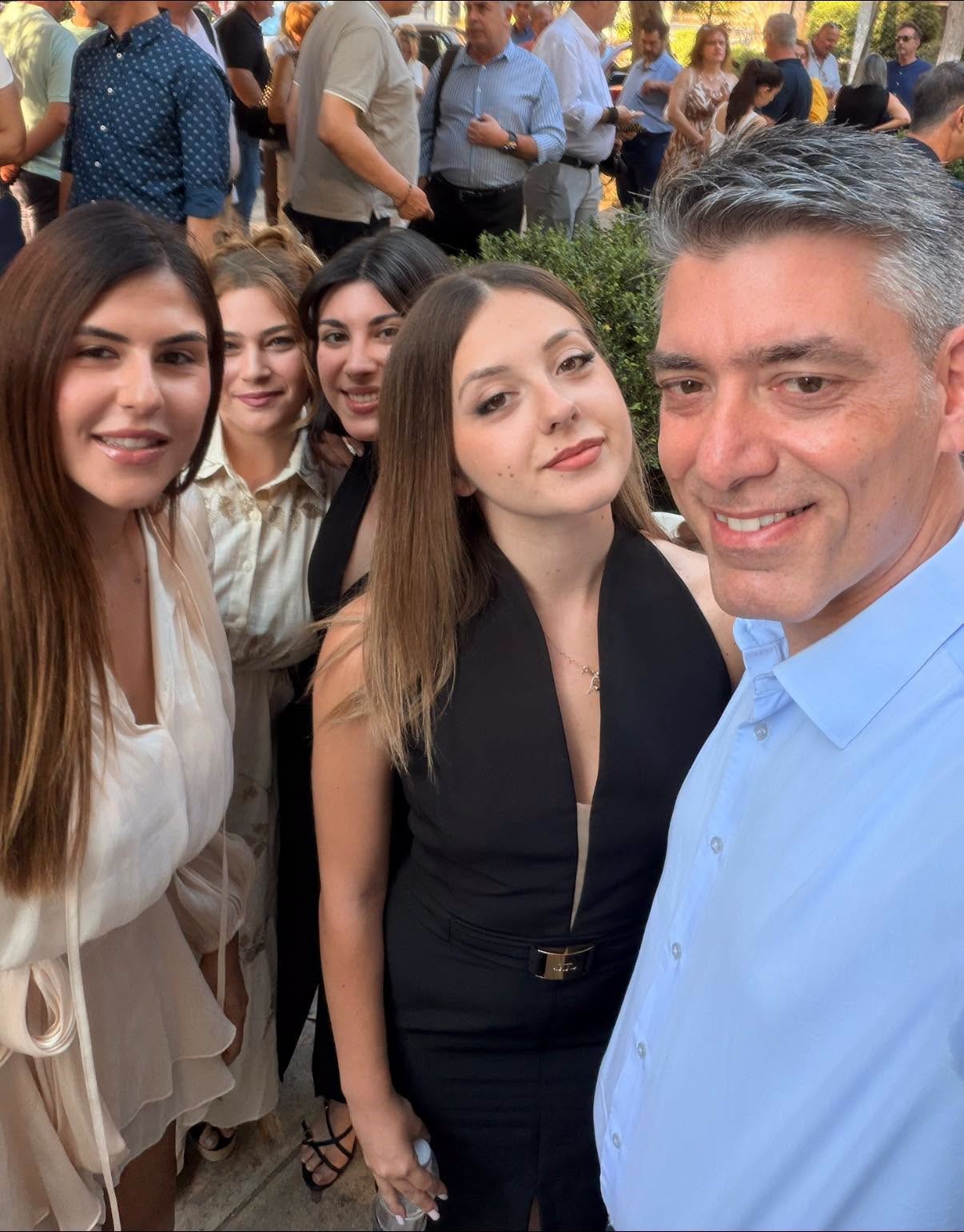 Στα εγκαίνια των γραφείων της ΔΗΜ.Τ.Ο. και της ΟΝΝΕΔ Παλαιού Φαλήρου